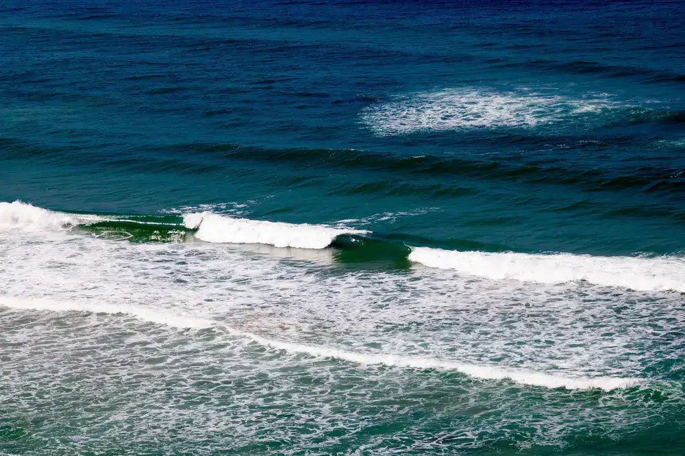 Calm rolling waves suitable for beginners